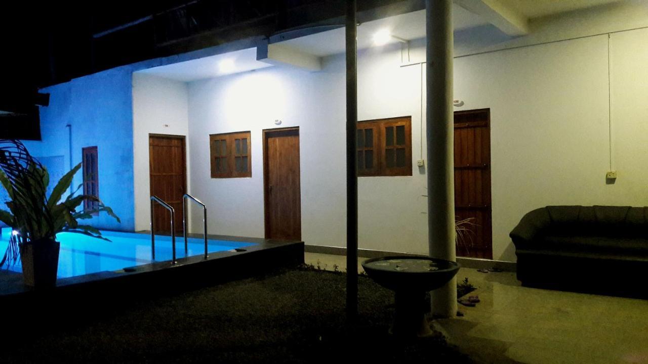 Bed and breakfast Big House Uda Walawe Extérieur photo